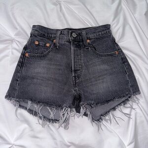 NWT Women Levi’s 501 Jean Shorts